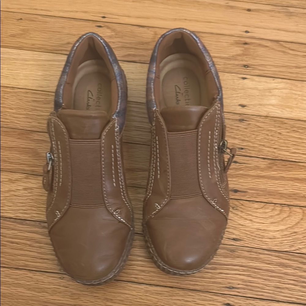 Clarks Women’s Tan Loafers with Zips